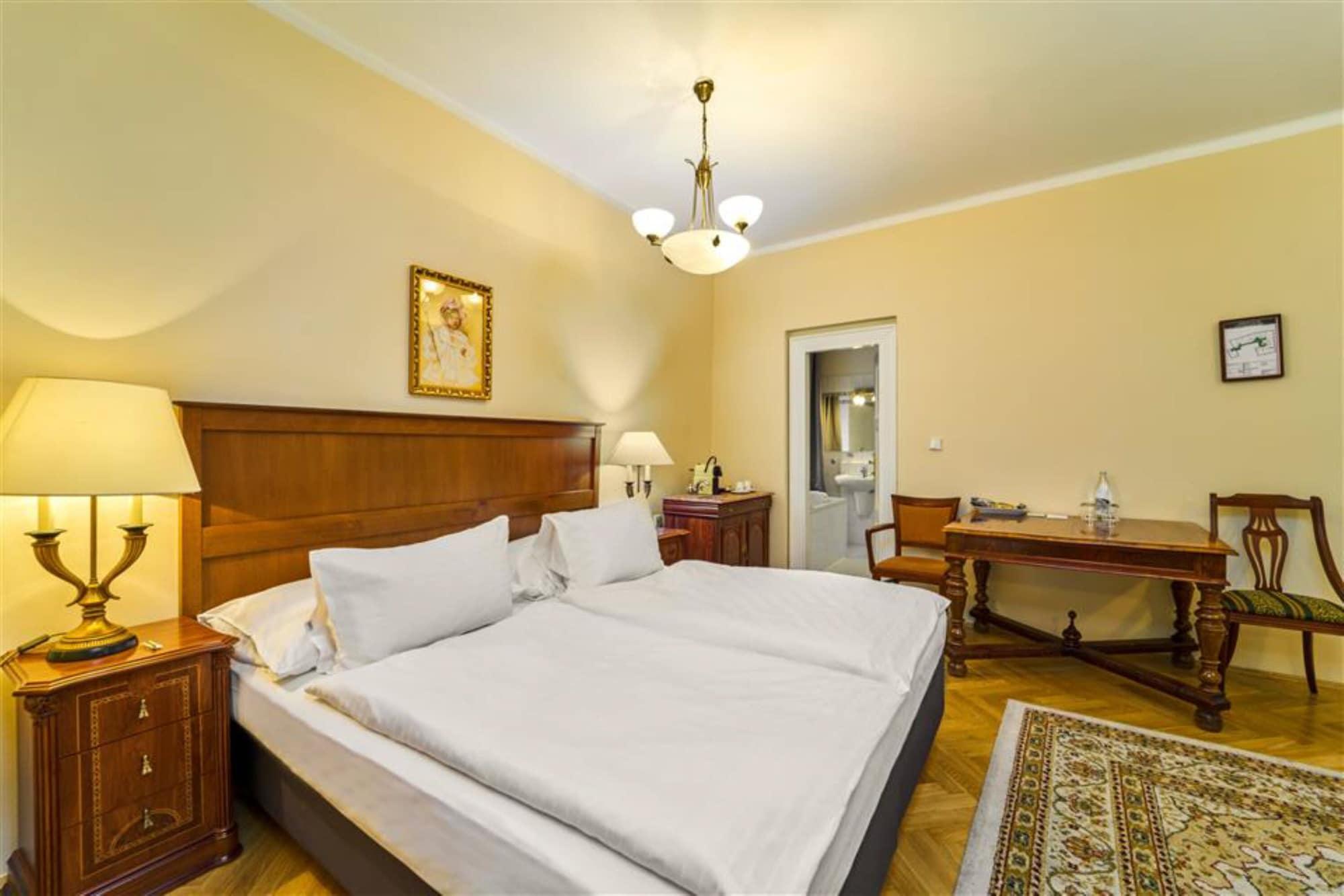 Josephine Old Town Square - Czech Leading Hotell Prag