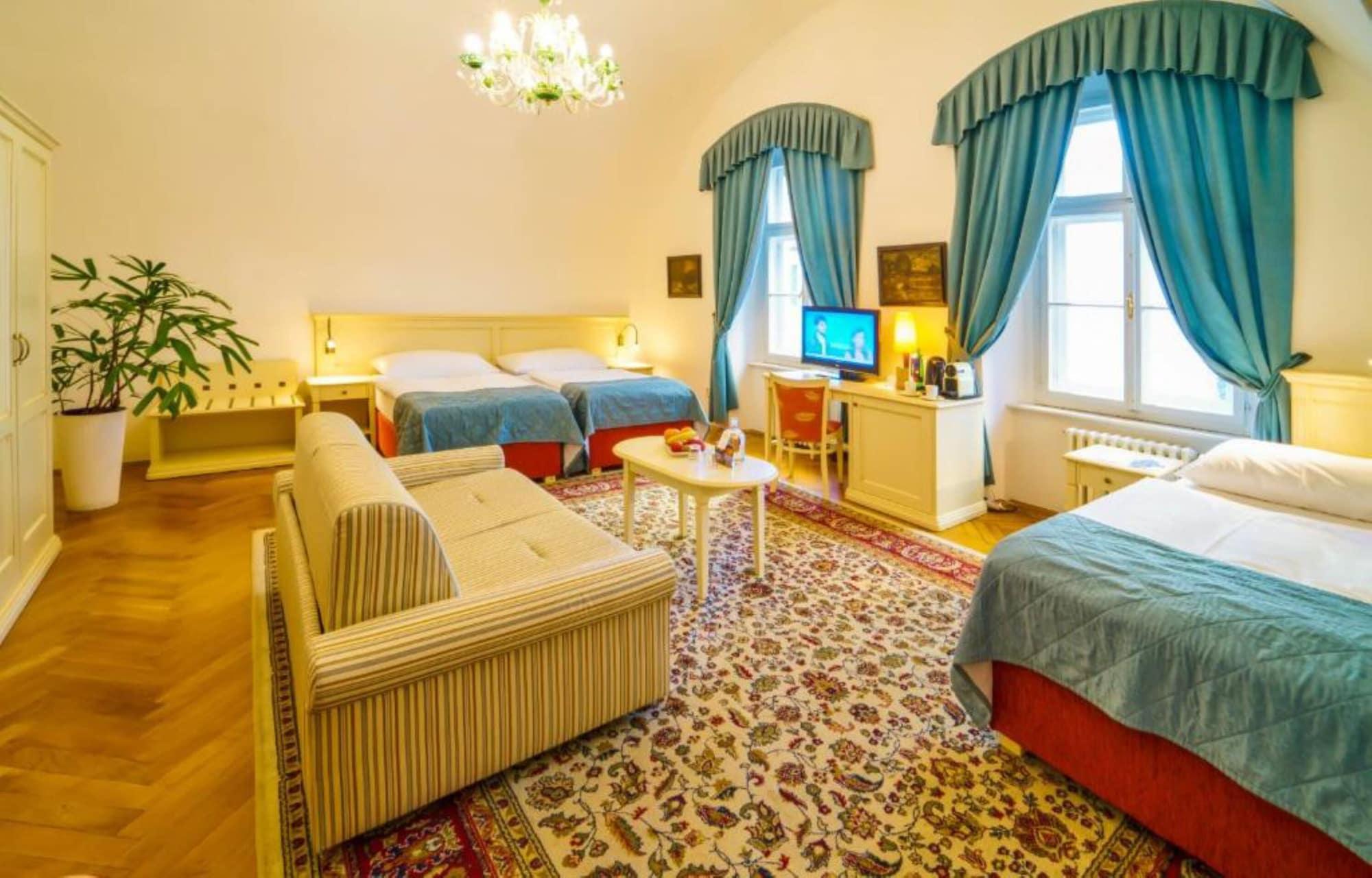 Josephine Old Town Square - Czech Leading Hotell 4*